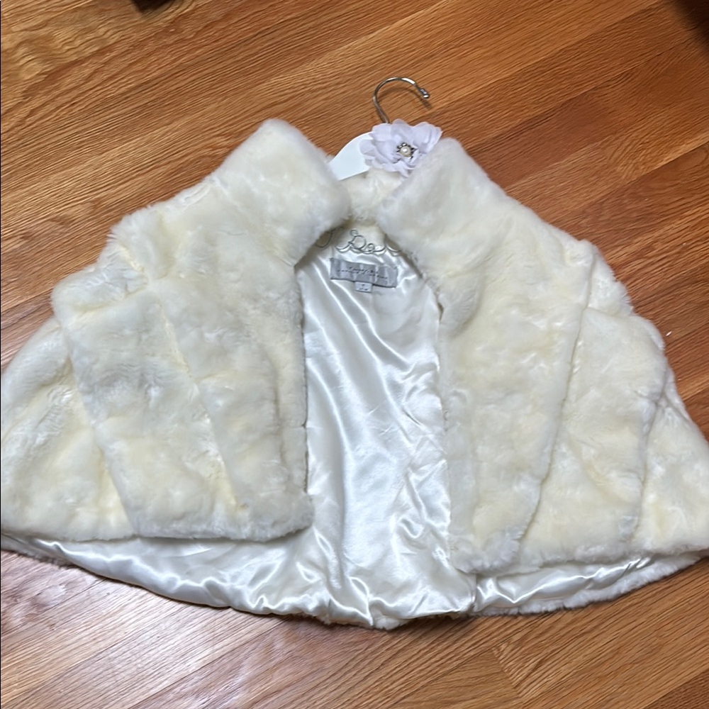 Tahari Elegant Cream Faux Fur Coat - Size S